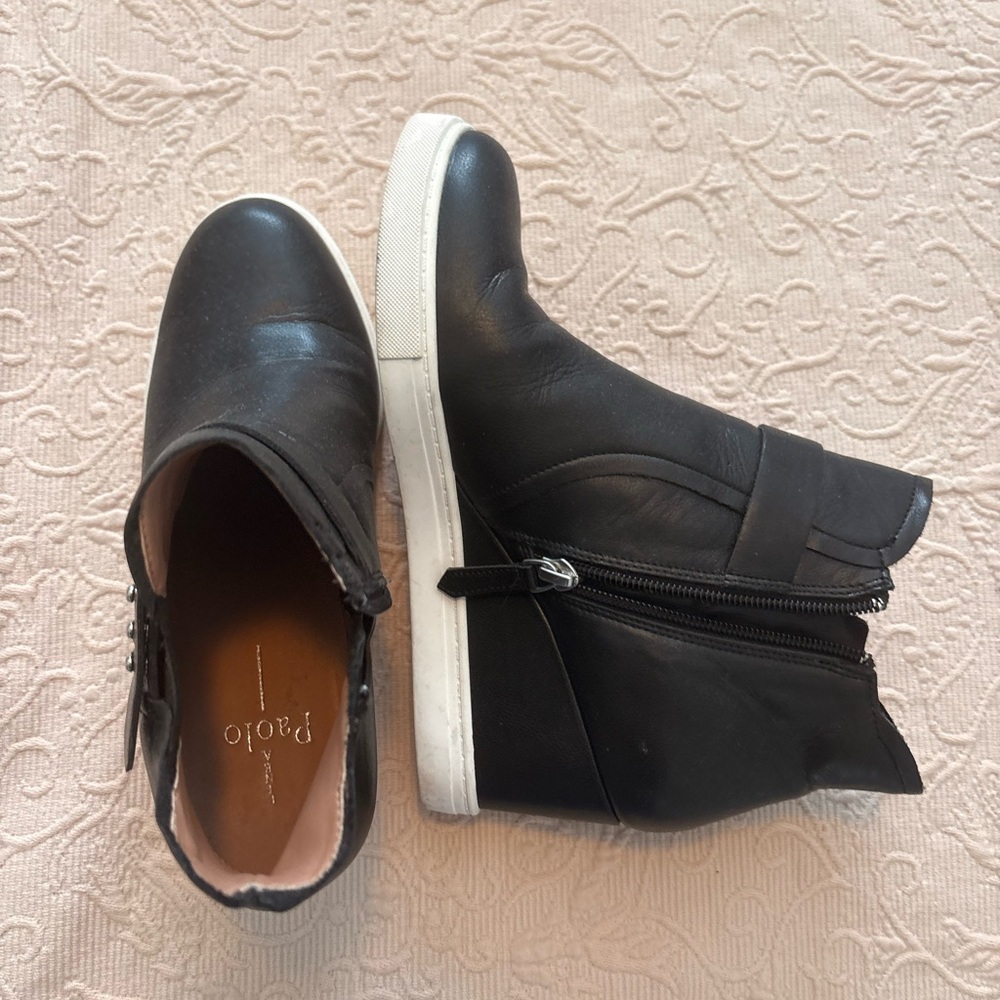 Very good condition Paolo boots size 7 Stylish Black High-Top Women's boots